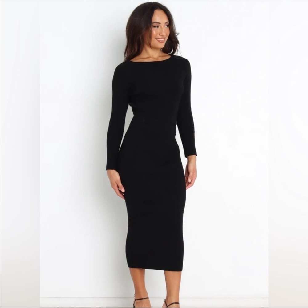 Elegant Black Midi Skirt